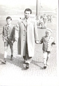 Ota Šik with his sons Miroslav and Jiří during the First of May celebration in Prague