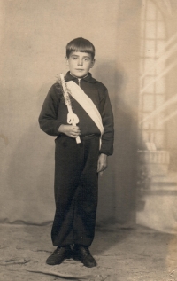 Jiřího fotografie u příležitosti prvního sv. přijímání, 1947