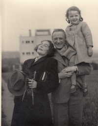 Hana Smržová-Junová, Miroslav Rutte, Maru Marta Russová, 1942