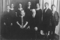 Jana's father's family: grandfather Strnad with his wife and seven children, the 1920s
