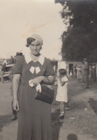 Witness' mother, Marta Kohnová, née  Margoliusová, 1930's
