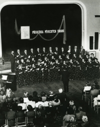 Parade of the Otakar singing choir