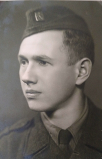 Štefan Ondirko - fotografia z obdobia vojenskej služby v jednotkách PTP (1951)