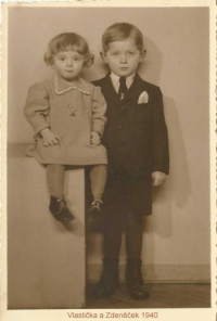 In 1940 with his sister Vlastička