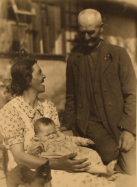 Bohunka with the mother and grandfather