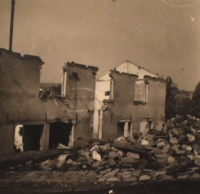 Pila, 1945