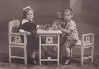 Edith and Rudolf Fisch in a picture from their childhood years