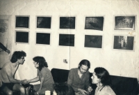 Demoliční večírek (manželé Hradilkovi vlevo), 80. léta