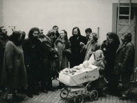 Křtiny Jany Patočkové s kmotry Václavem Havlem a Václavem Malým, 1987