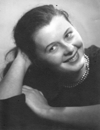 Eva Mudrová in 1955