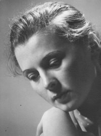 Eva Mudrová in 1955