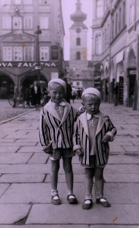 Václav Šulista with his older brother Miroslav on the square in České Budějovice (1932)