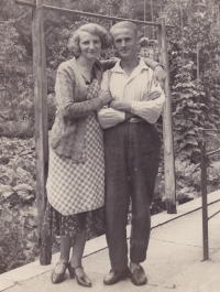 The grandfather of the witness Bohuslav Doubravský and his sister Heda in the picture from Switzerland