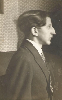 Otakar Hromádko, father of Jiřina Nováková, graduation photography, Německý Brod 1928