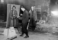 Academic painter Josef Veselý at the steelworks during the portraiture of Bohuslav Michna / 1959