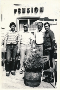 Vladimír Martinec (vpravo) a Bohuslav Šťastný (vlevo) v úvodu svého angažmá v západoněmeckém Kaufbeurenu v roce 1981
