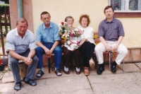 Vladimír Martinec (quite right) with his mother, two brothers and a sister in a picture from 2003