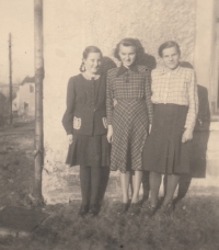 Emma Marxová on the right, Nové Zvolání, 1951