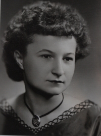 Jaroslava Jesenská, née Hanáková, a portrait 