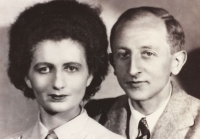 Wedding photography of Věra Waldes and Otakar Hromádko, Paris, July 1945