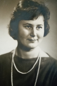 Iryna Volodymyrivna Potapova, year 1960