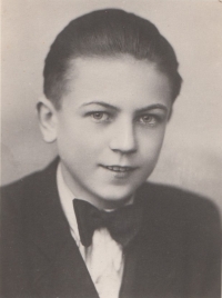 The brother of the witness František Pravdík, was murdered during the Salaš tragedy in 1945