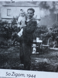 With uncle Zigo in 1944