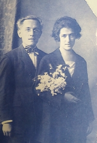 Marta and Albert Senger, wedding photo of 1925