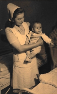 Work in an infant institute