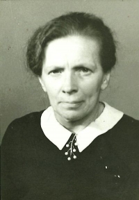 Aunt Rézi