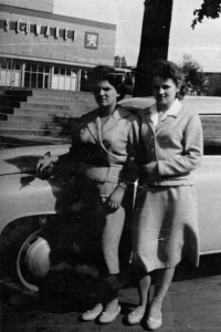 Marie Vašková (right) with a colleague on a tour, 1960