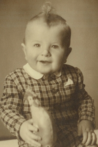 Hugo Macek at about two years of age