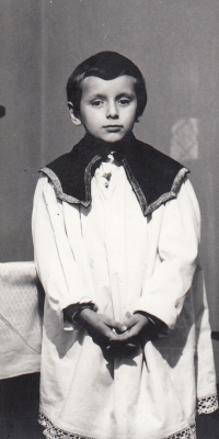 Alois Sassmann as an altar boy (Christmas 1969)
