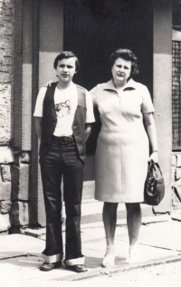Alois Sassmann with his mother, Marta (1978) 

