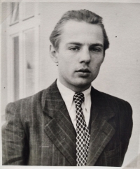 Jozef Vojtech krátko po maturite, r. 1938
