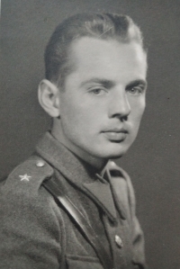 Jozef Vojtech v uniforme česko-slovenskej Svobodovej armády, 1945