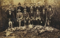Participants of the Hunt in Lhotka. The grandfather Antonín Mlynář the fourth one from the left sitting, Lhotka, 1930.