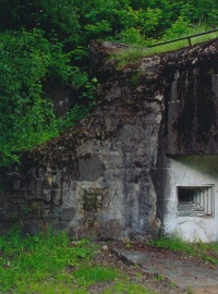 A shelter behind the house No. 16 in Jedlina.