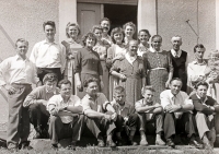 Kolektiv učitelů z rumburské školy (O. Nalezinek - sedící, třetí zleva) 
