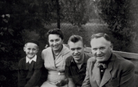 Václav Bruna with his parents and brother on a trip (1950s) 