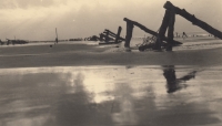 Dunkirk, barricades on the shore, 1944