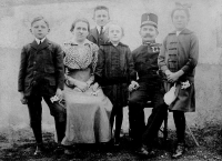 The Nowotny family in 1917