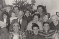 Bubeník family with relatives and the US consul representative Rájov, Christmas 1991.