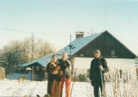 Her mother Vlasta Holečková, Jitka Bubeníková, her husband Josef Bubeník. Rájov, 1990.