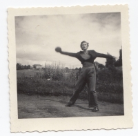 Jitka Bubeníková during the training of athletic disciplines. Kutna Hora, 1951.
