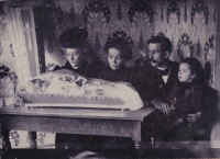 The Propílek family - death of a child? Noviny České, probably 1905. From the left: unknown, Anežka Propílková,  Josef Propílek, Helena Švihlíková

