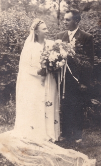 Wedding photograph of Jiřina a Boris Hajný, 1947