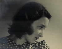 Vlasta Kouklíková, portrait, 1945