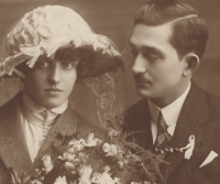 The wedding of Jindřiška Zychová and František Okenfus, 1922