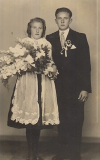 Svatební fotografie Jaroslava Vaška, rok 1946.